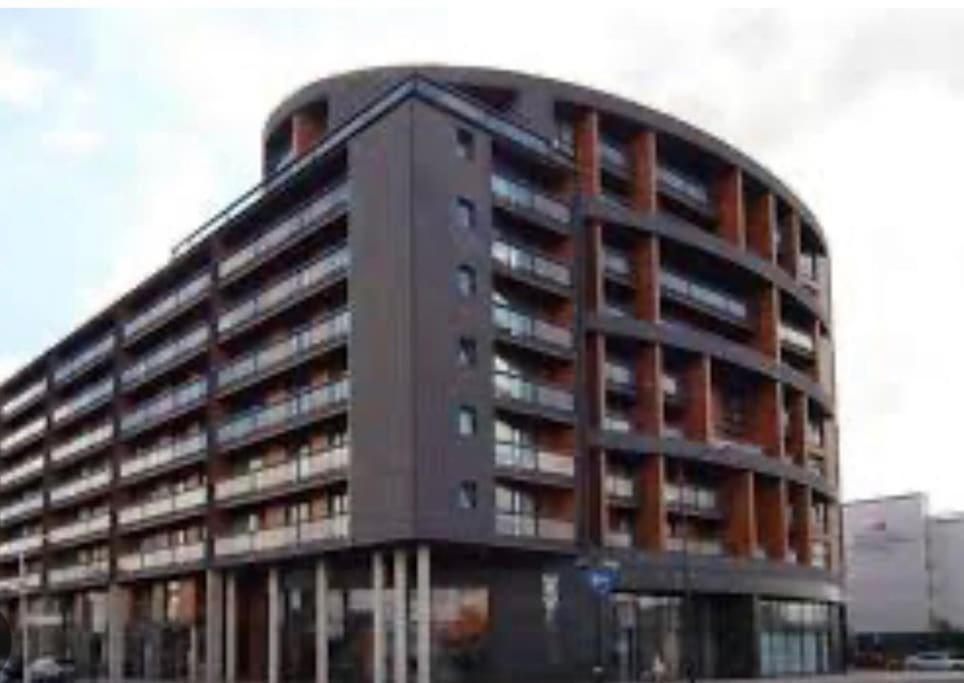 O2 Excel City Airport Apartment Лондон Екстериор снимка